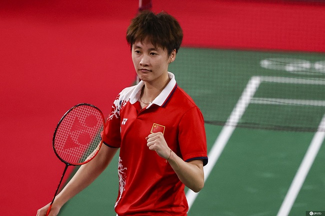 而来自巴黎 而来自巴黎