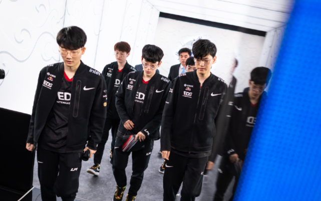 亮似乎准备 亮似乎准备