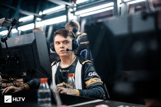 乔·迪马乔（Joe DiMaggio）达成连续 56 场安打神迹，至今仍被视为最难打破的纪录之首