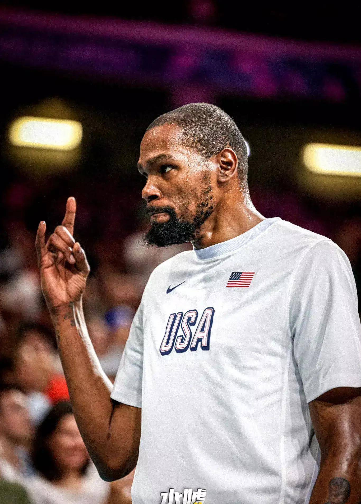 一位老牌游 一位老牌游